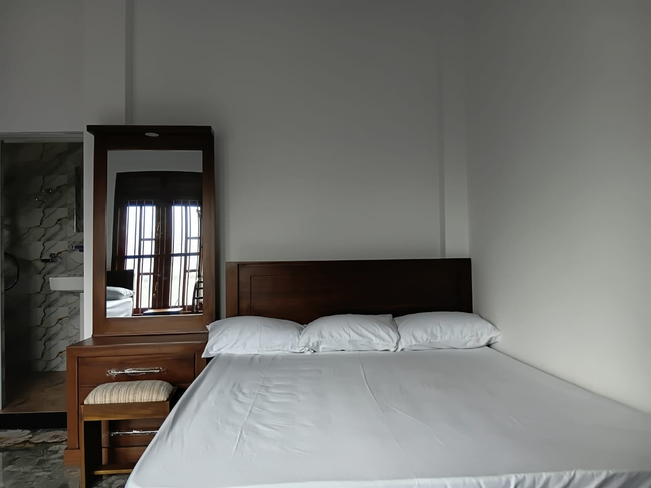 Signature Double Room at Galle Holiday Inn Boutique Stay near Galle Fort